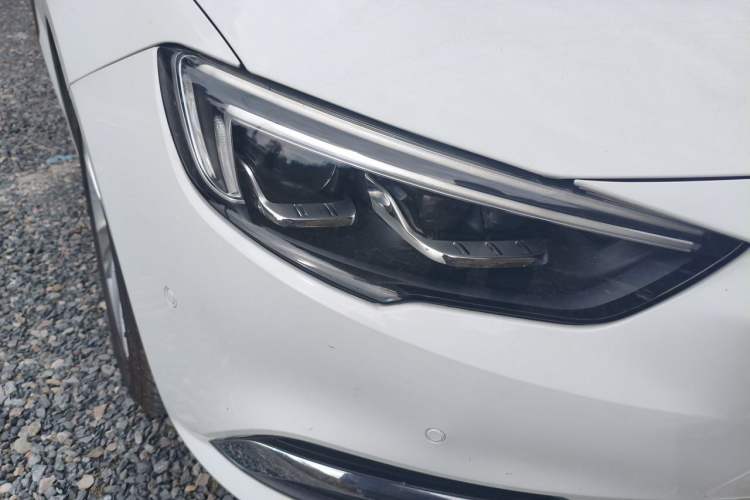 Used Buick Regal 2017 20T Prestige Model Right Front Headlight