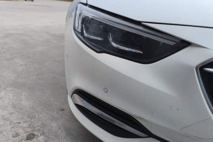 Used Buick Regal 2017 20T Luxury Model Right Front Headlight
