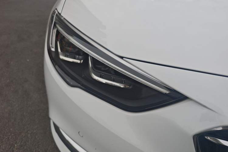 Used Buick Regal 2017 20T Luxury Model Right Front Headlight