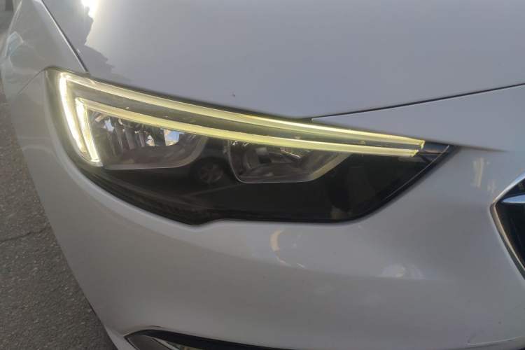 Used Buick Regal 2017 20T Elite Edition Right Front Headlight
