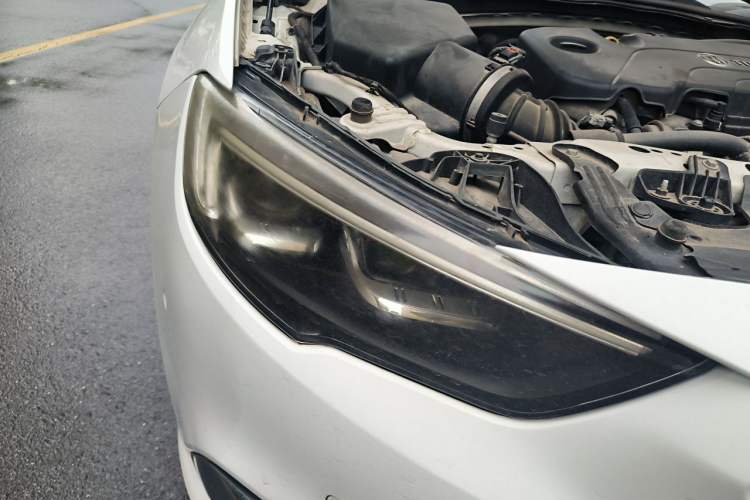 Used Buick Regal 2017 20T Luxury Model Right Front Headlight