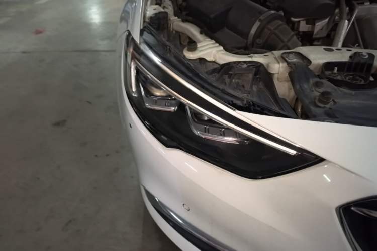 Used Buick Regal 2017 28T Prestige Model Right Front Headlight
