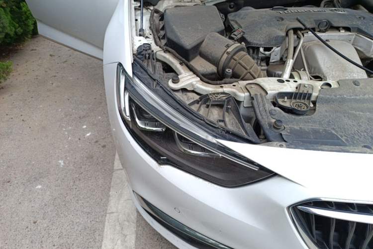 Used Buick Regal 2017 28T Luxury Edition Right Front Headlight