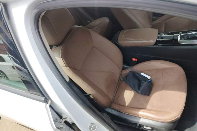 Used Buick Regal 2017 20T Luxury Model Right Front Seat