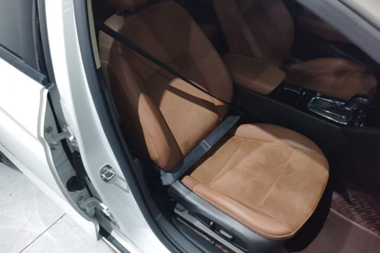 Used Buick Regal 2017 20T Elite Edition Right Front Seat