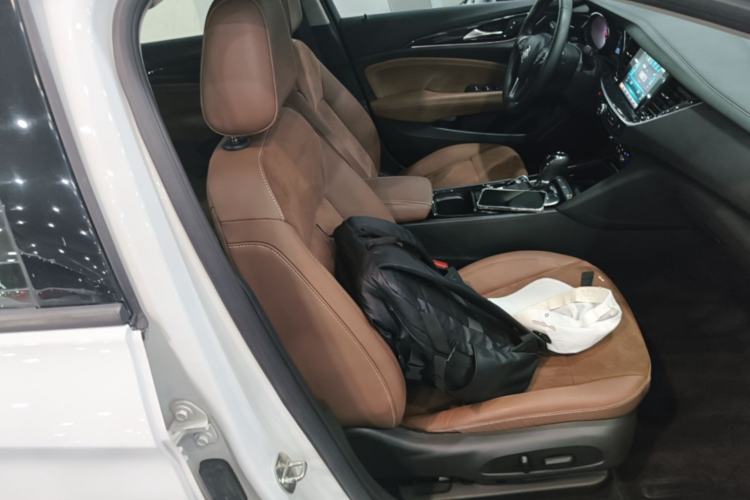 Used Buick Regal 2017 20T Elite Edition Right Front Seat
