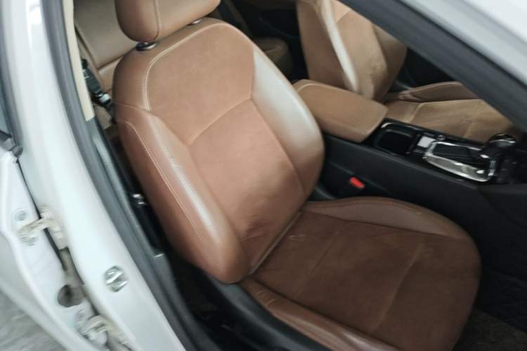 Used Buick Regal 2017 20T Elite Edition Right Front Seat