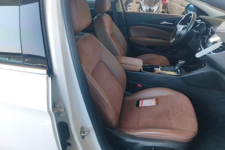 Used Buick Regal 2017 20T Elite Edition Right Front Seat