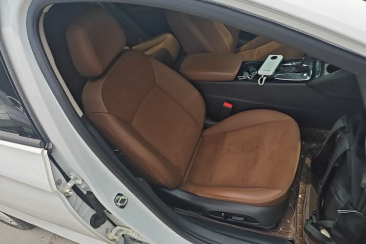 Used Buick Regal 2017 20T Elite Edition Right Front Seat