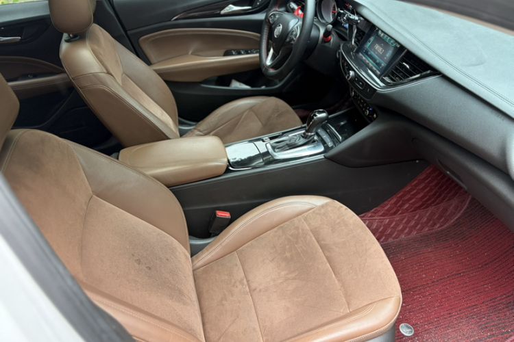 Used Buick Regal 2017 20T Elite Edition Right Front Seat
