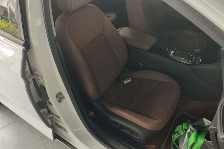 Used Buick Regal 2017 20T Elite Edition Right Front Seat