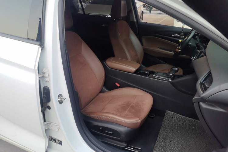 Used Buick Regal 2017 20T Elite Edition Right Front Seat