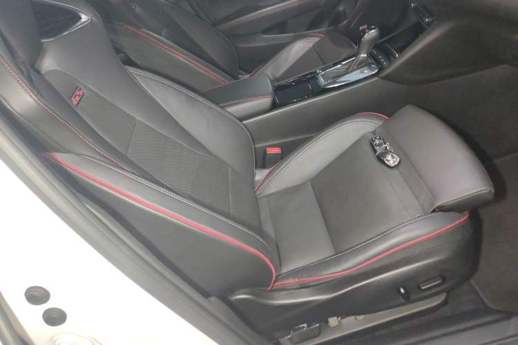 Used Buick Regal 2017 GS 28T Luxury Model Right Front Seat