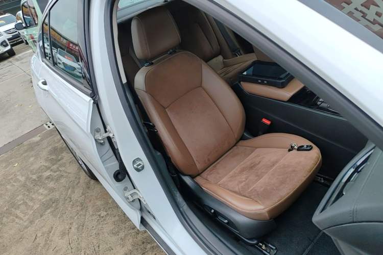 Used Buick Regal 2017 20T Elite Edition Right Front Seat