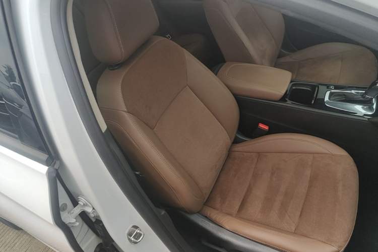 Used Buick Regal 2017 20T Elite Edition Right Front Seat