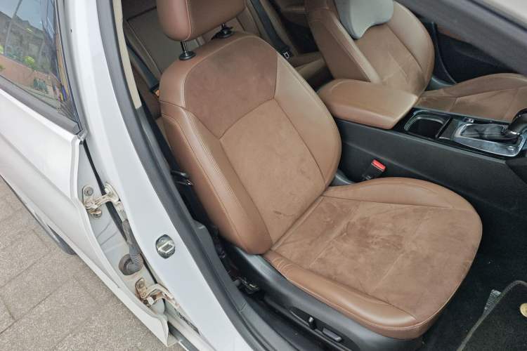 Used Buick Regal 2017 20T Elite Edition Right Front Seat