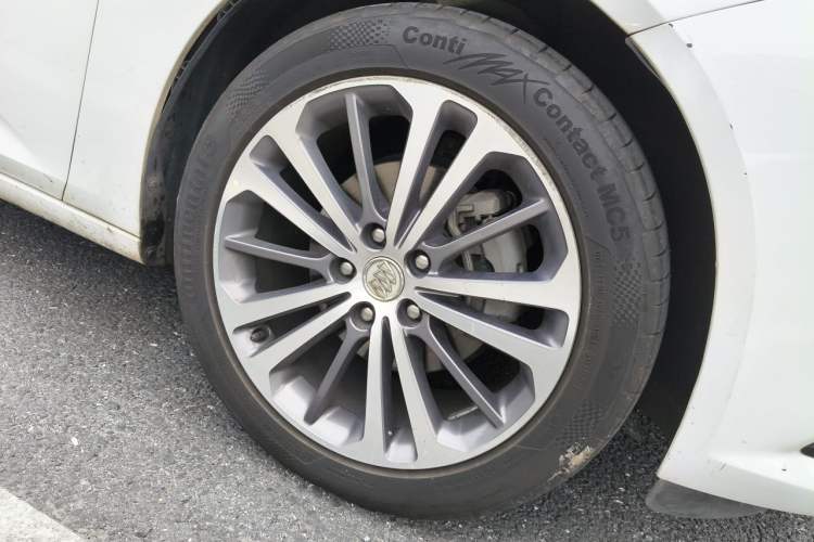 Used Buick Regal 2017 28T Prestige Model Right Front Wheel Hub