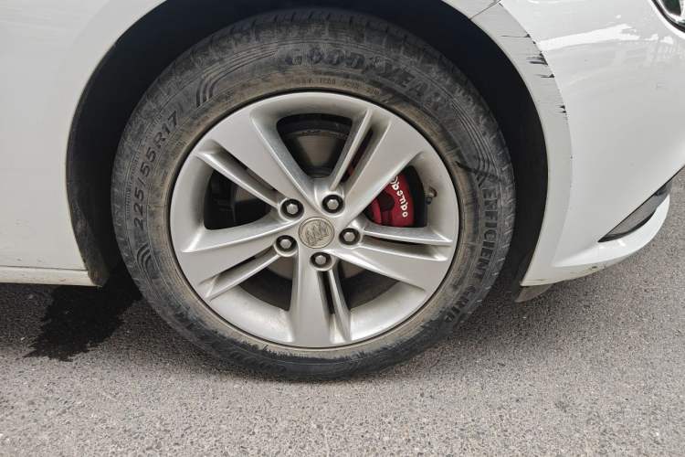 Used Buick Regal 2017 20T Elite Edition Right Front Wheel Hub