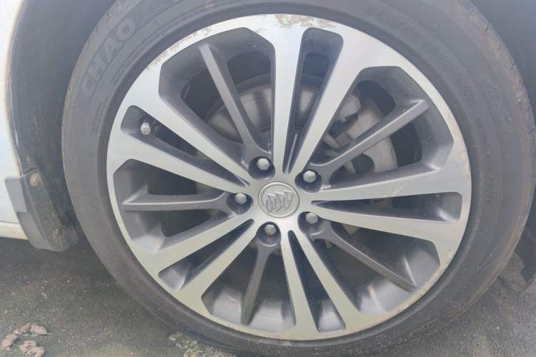Used Buick Regal 2017 28T Luxury Edition Right Front Wheel Hub