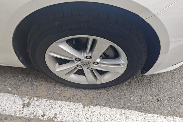 Used Buick Regal 2017 20T Elite Edition Right Front Wheel Hub