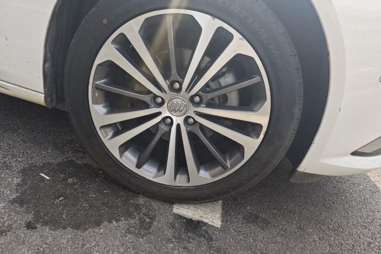 Used Buick Regal 2017 28T Luxury Edition Right Front Wheel Hub