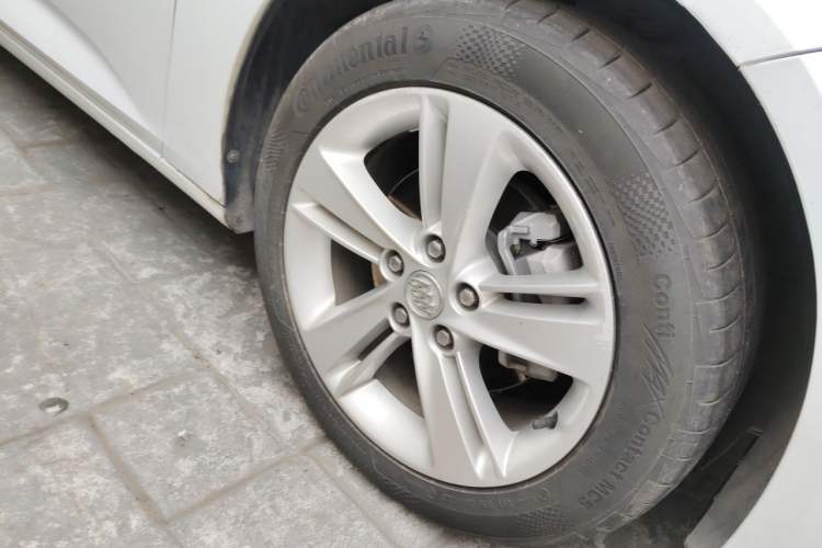 Used Buick Regal 2017 30H Luxury Version Right Front Wheel Hub