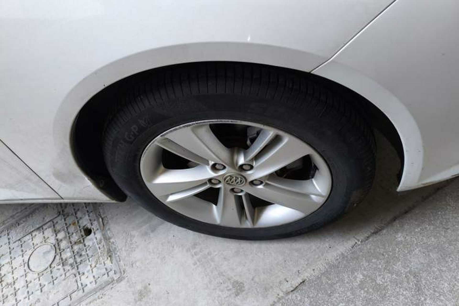 Used Buick Regal 2017 20T Elite Edition Right Front Wheel Hub