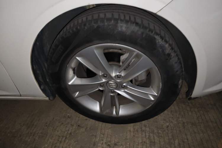 Used Buick Regal 2017 20T Luxury Model Right Front Wheel Hub