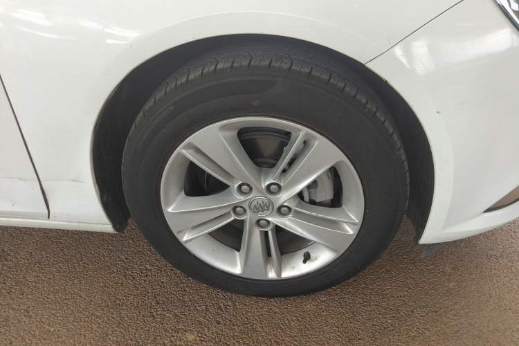 Used Buick Regal 2017 20T Elite Edition Right Front Wheel Hub