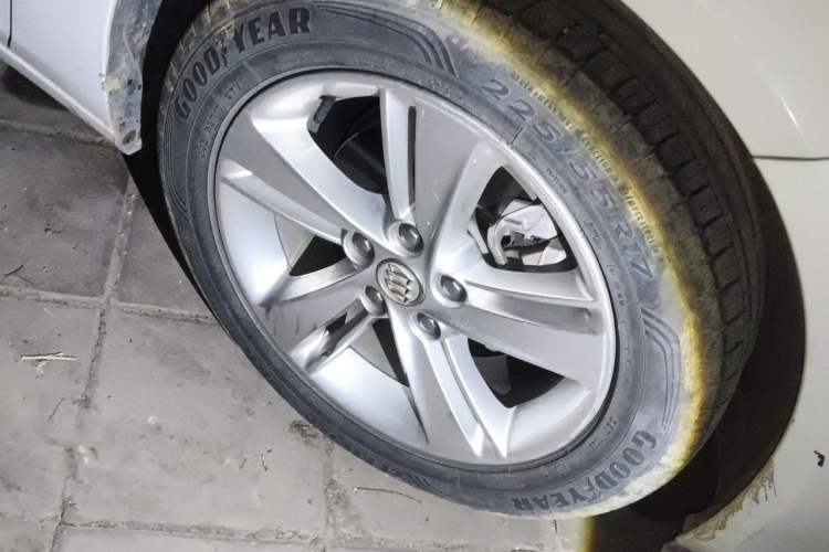 Used Buick Regal 2017 20T Elite Edition Right Front Wheel Hub
