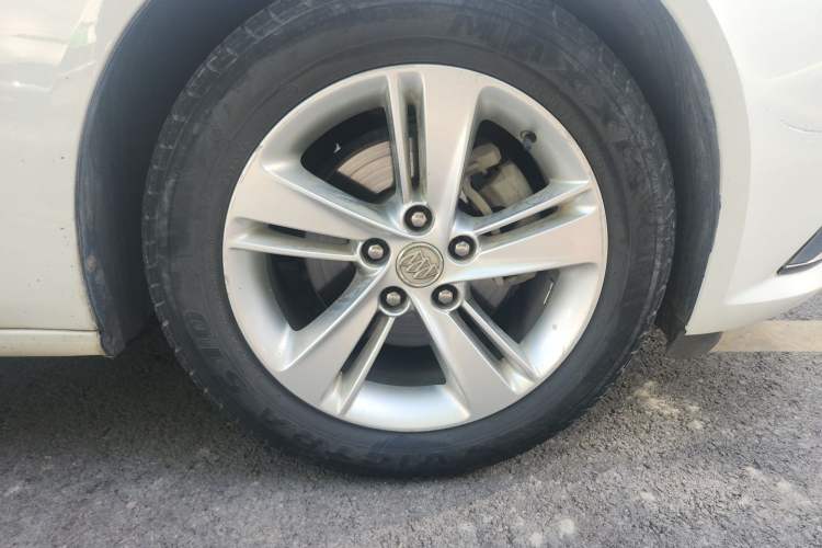 Used Buick Regal 2017 20T Elite Edition Right Front Wheel Hub