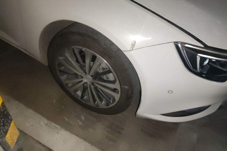 Used Buick Regal 2017 28T Prestige Model Right Front Wheel Hub