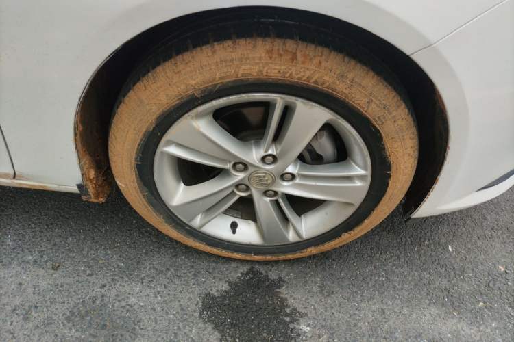 Used Buick Regal 2017 20T Elite Edition Right Front Wheel Hub