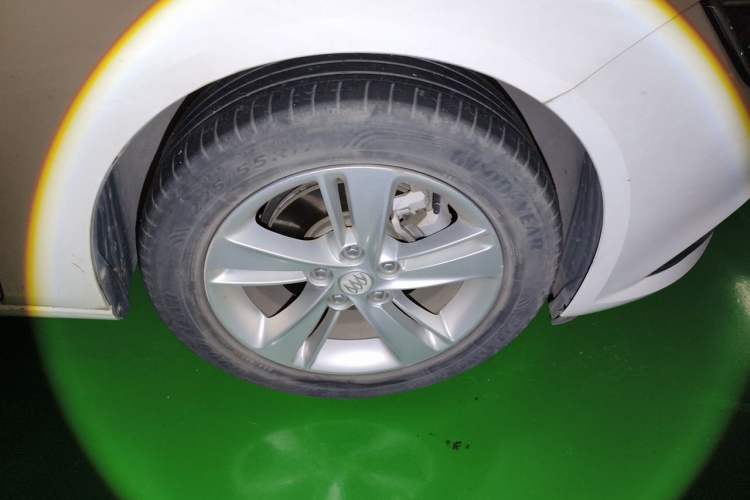 Used Buick Regal 2017 20T Elite Edition Right Front Wheel Hub