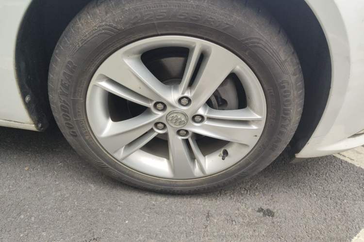 Used Buick Regal 2017 20T Elite Edition Right Front Wheel Hub