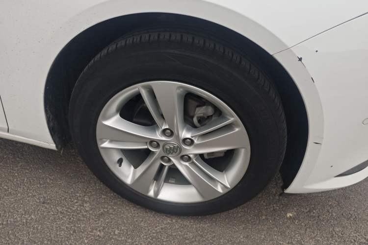 Used Buick Regal 2017 20T Luxury Model Right Front Wheel Hub
