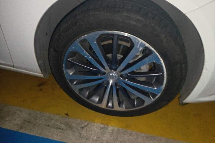 Used Buick Regal 2017 28T Luxury Edition Right Front Wheel Hub