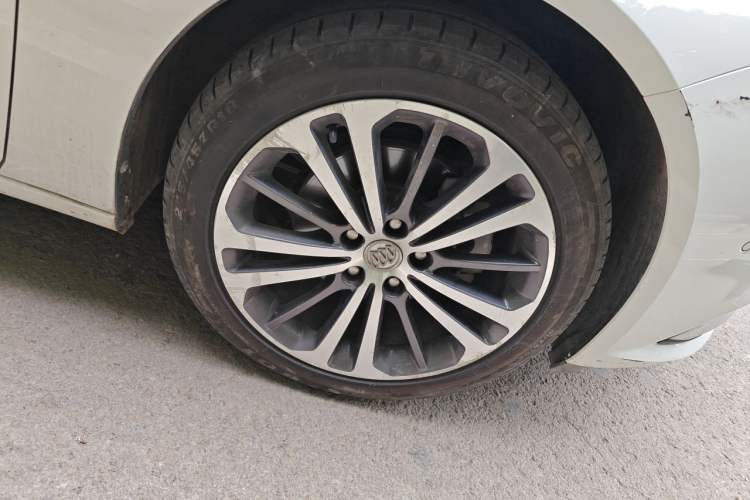 Used Buick Regal 2017 28T Luxury Edition Right Front Wheel Hub