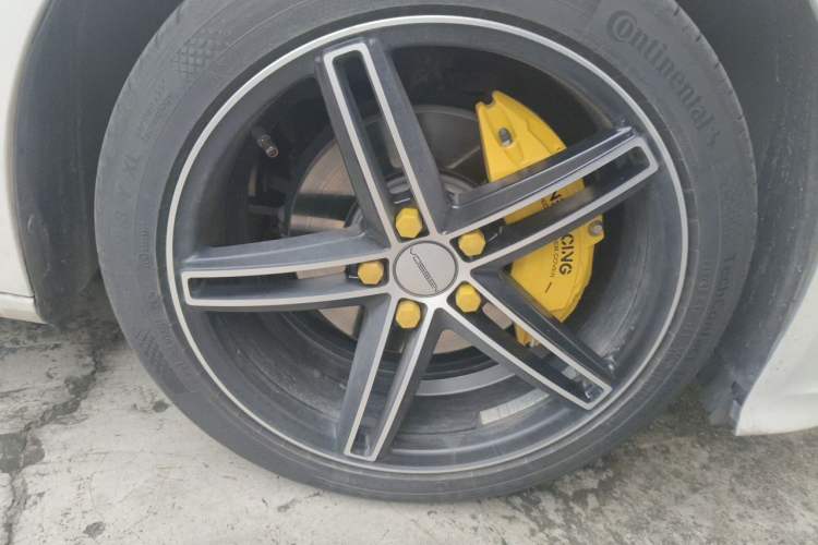 Used Buick Regal 2017 20T Luxury Model Right Front Wheel Hub