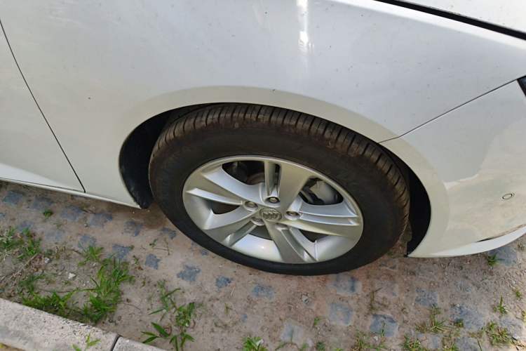 Used Buick Regal 2017 20T Luxury Model Right Front Wheel Hub