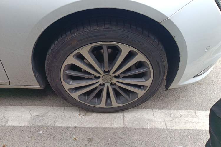 Used Buick Regal 2017 28T Luxury Edition Right Front Wheel Hub