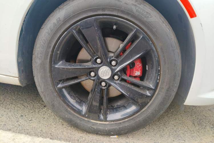 Used Buick Regal 2017 20T Luxury Model Right Front Wheel Hub