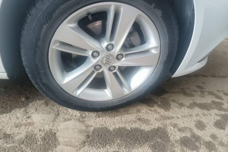 Used Buick Regal 2017 20T Elite Edition Right Front Wheel Hub