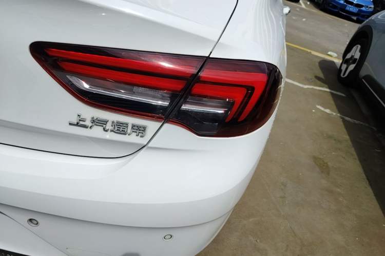 Used Buick Regal 2017 20T Luxury Model Right Rear Taillight