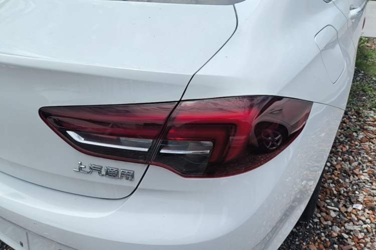 Used Buick Regal 2017 20T Elite Edition Right Rear Taillight