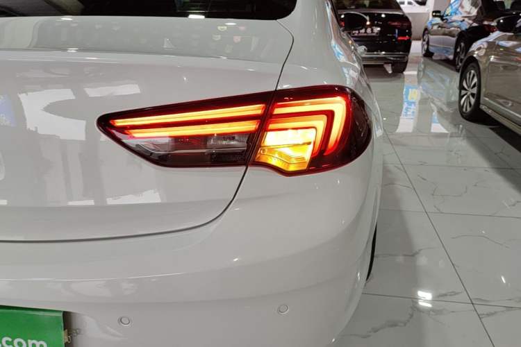 Used Buick Regal 2017 20T Elite Edition Right Rear Taillight