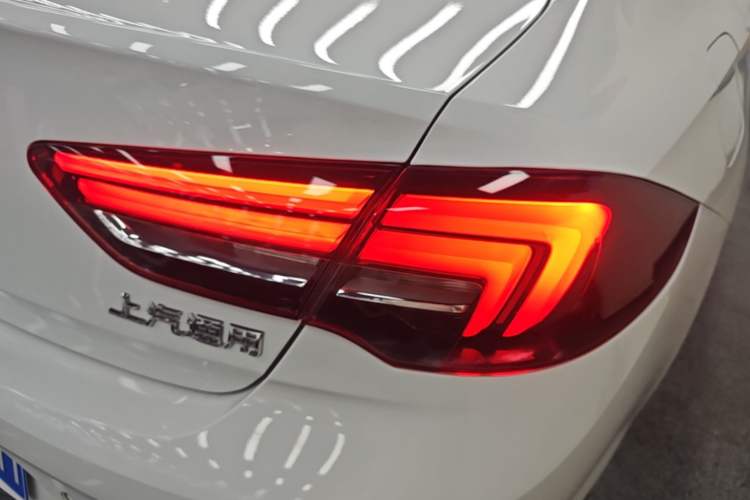 Used Buick Regal 2017 20T Elite Edition Right Rear Taillight
