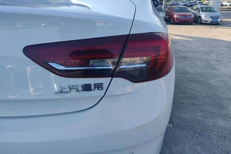 Used Buick Regal 2017 28T Luxury Edition Right Rear Taillight