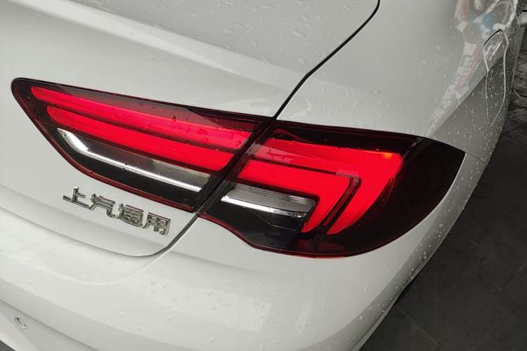 Used Buick Regal 2017 20T Elite Edition Right Rear Taillight