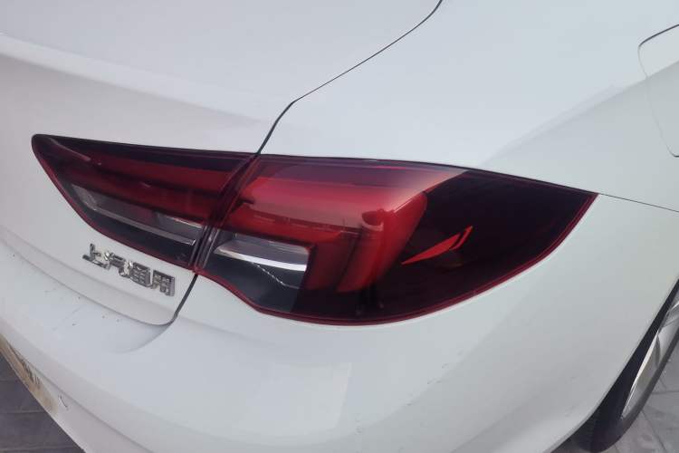 Used Buick Regal 2017 20T Elite Edition Right Rear Taillight
